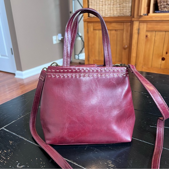 .⭐️ Relic Crossbody Bag Purse Red Burgundy Removable Strap - Picture 2 of 10